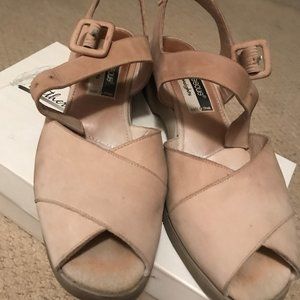 Andre Assous Woman's Shoe Side 10M